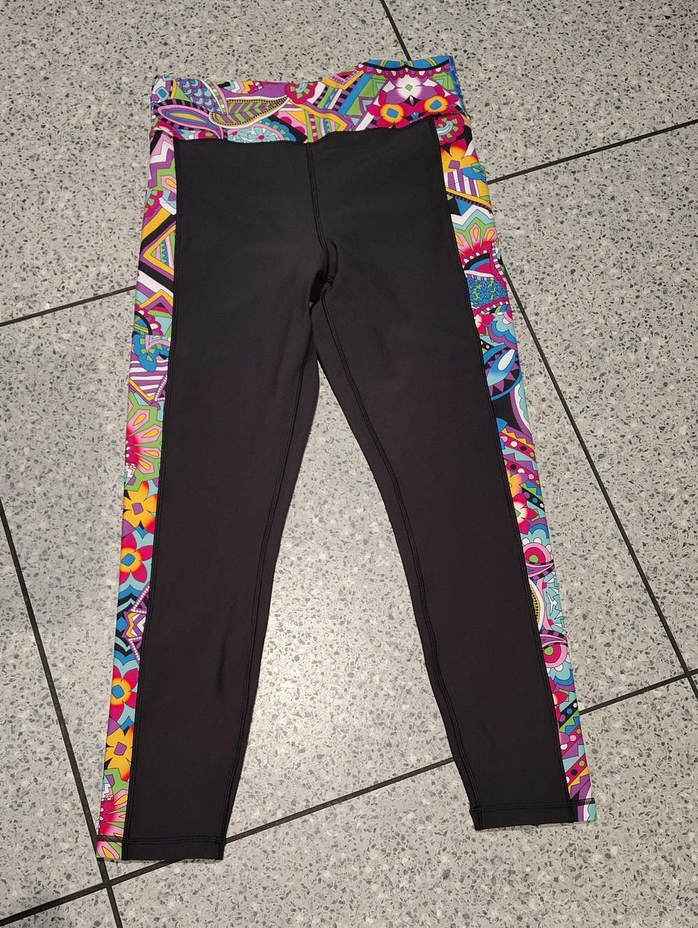 Johnny Was Leggings Cropped with Multicolor Print Side Panels Size L